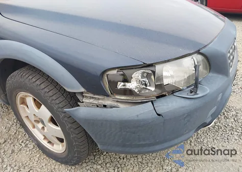 2001 Volvo V70 Xc z USA, uszkodzony, nr VIN YV1SZ58D411014282